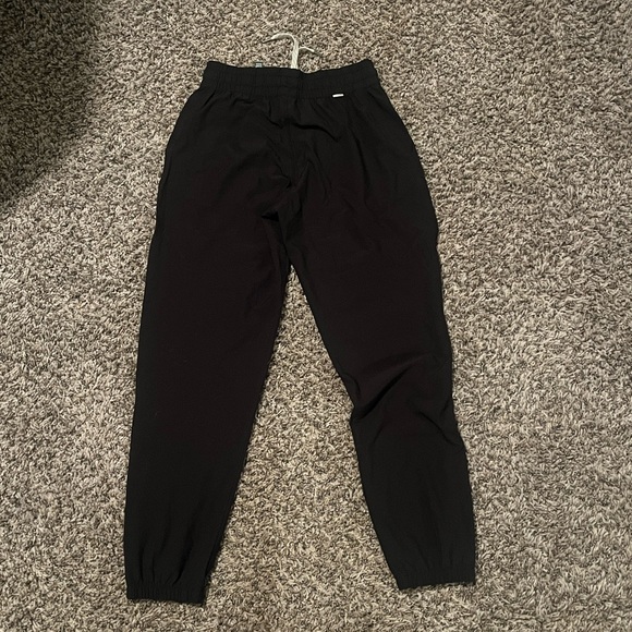 Vuori Weekend Jogger Pants - Picture 2 of 6